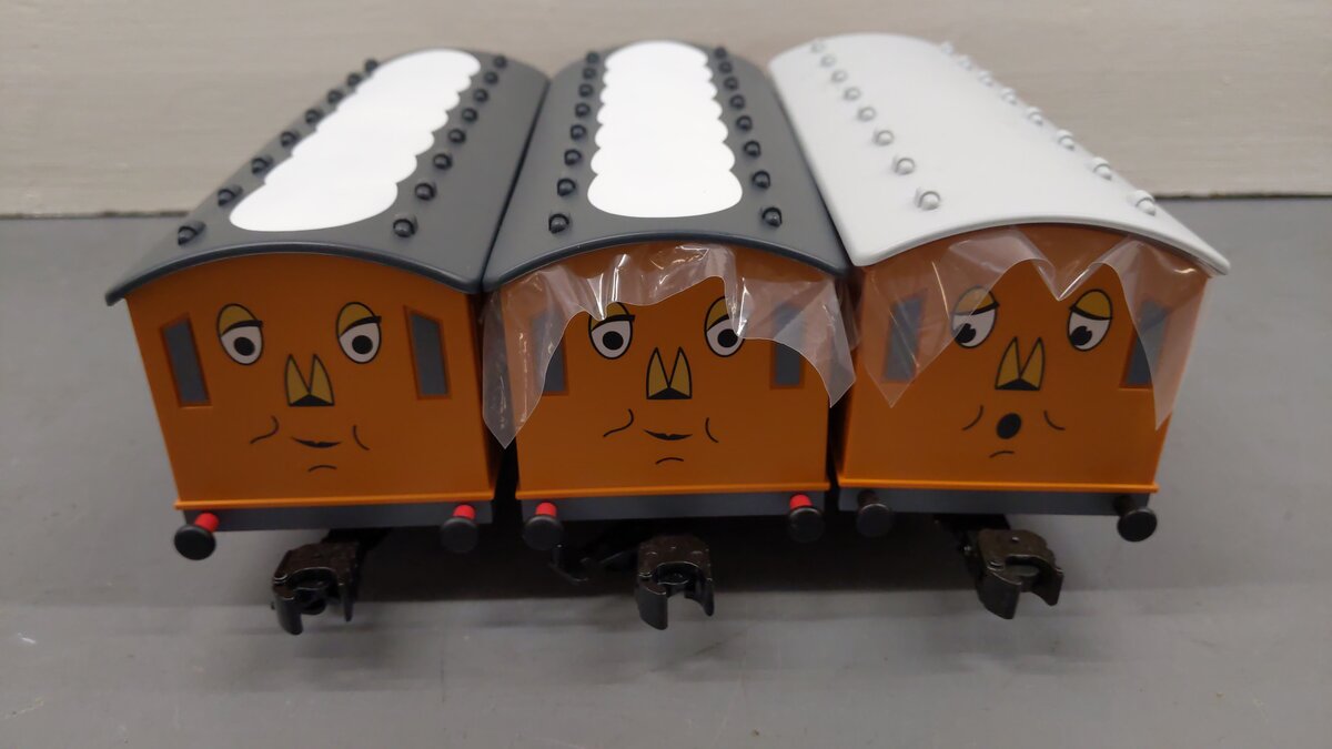 Lionel O Gauge Assorted Thomas and Friends Passenger Cars [3] EX