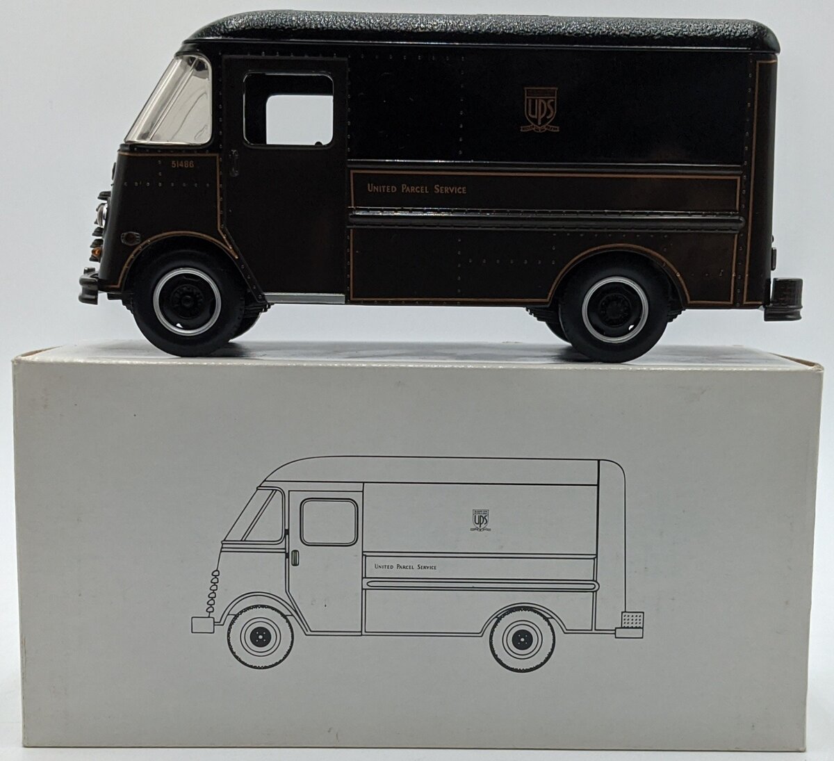 Corporate Express 51486 1:28 Diecast  UPS Truck 1957 Package Car Delivery NIB