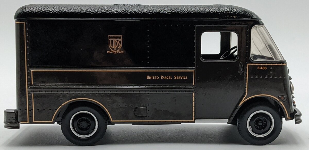 Corporate Express 51486 1:28 Diecast  UPS Truck 1957 Package Car Delivery NIB