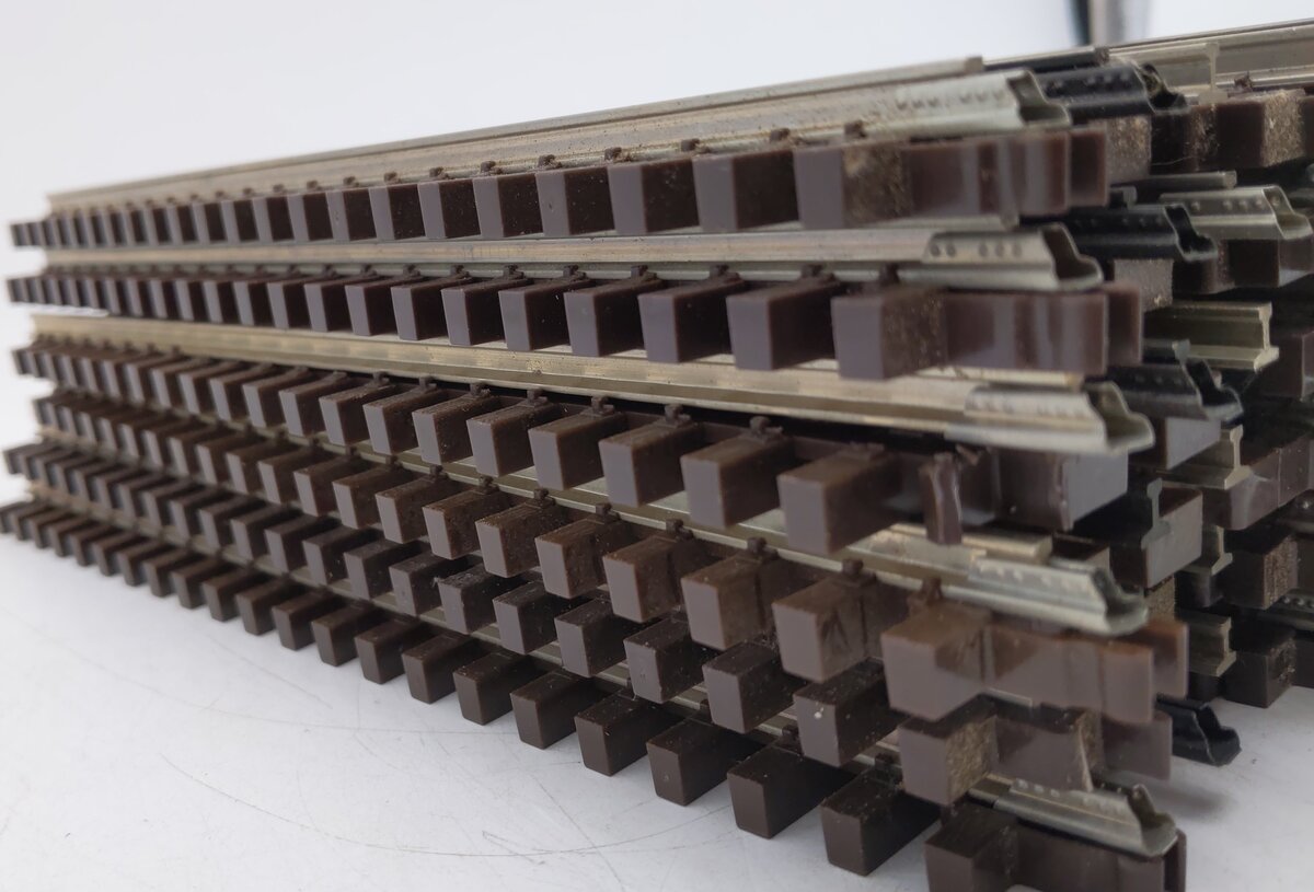 Atlas 6050 O Nickel Silver 10" Straight Track with Brown Ties (12) EX