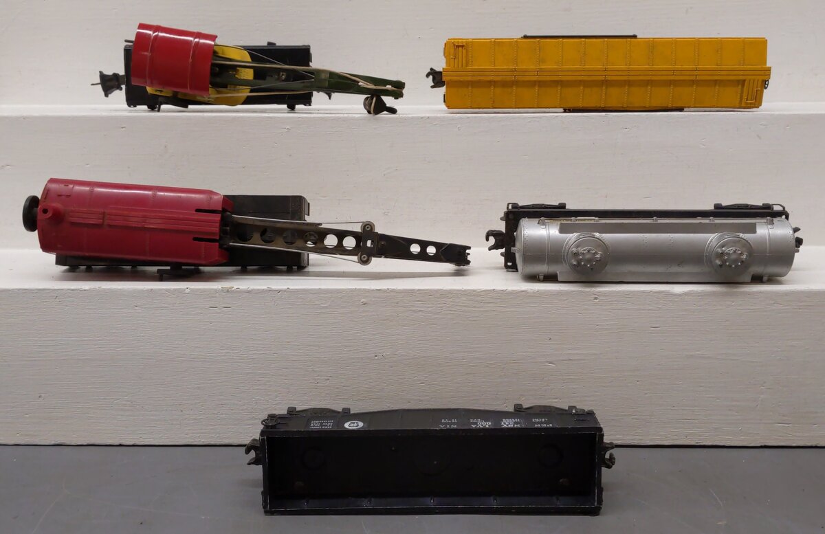 Lionel Vintage O Gauge Freight Cars: 6560, 347000, 2465, 63561, 2660 [5] EX