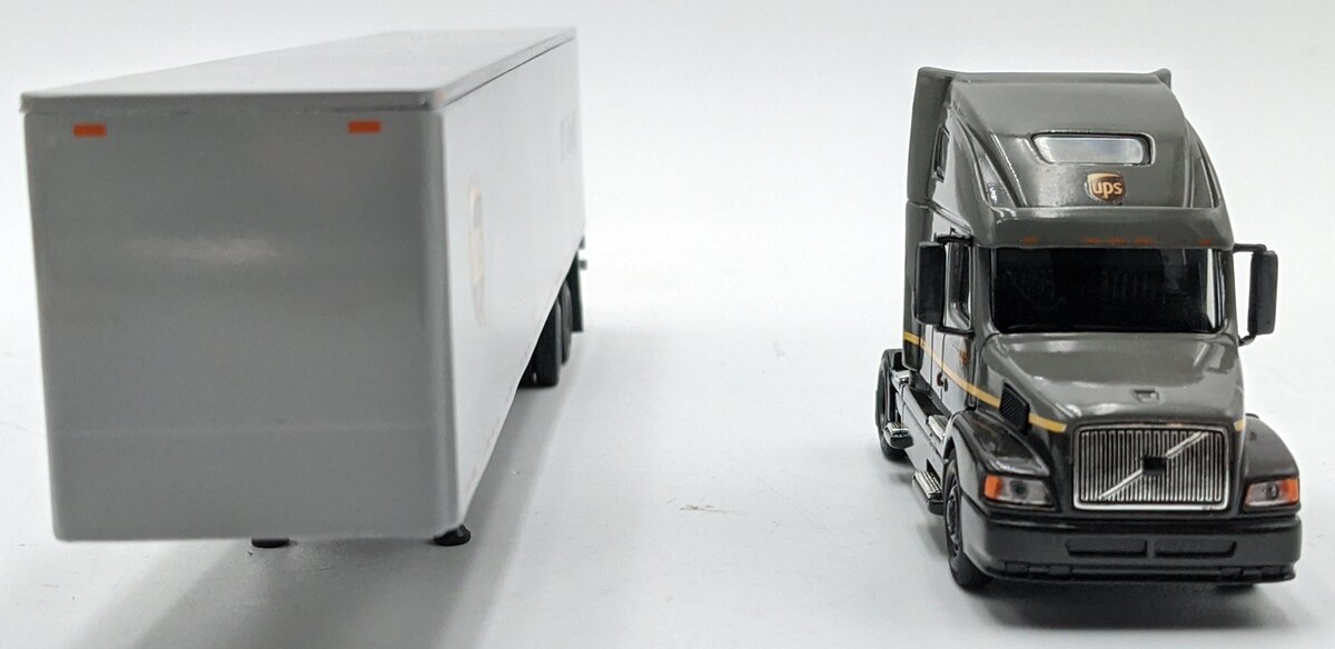 Tonkin M3639366 1:64 Diecast Volvo 660 UPS Semi-Tractor W/Trailer NIB