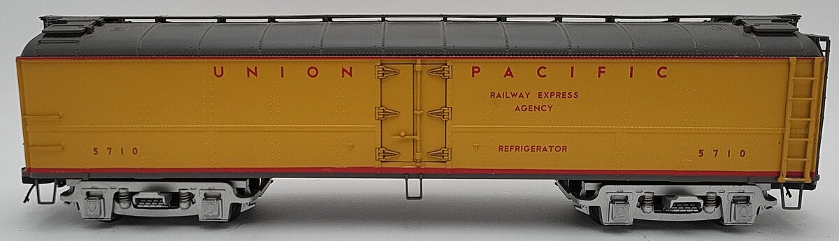 MTH 20-94115 O Gauge Union Pacific R50B Express Refrigerator Car #5710 EX