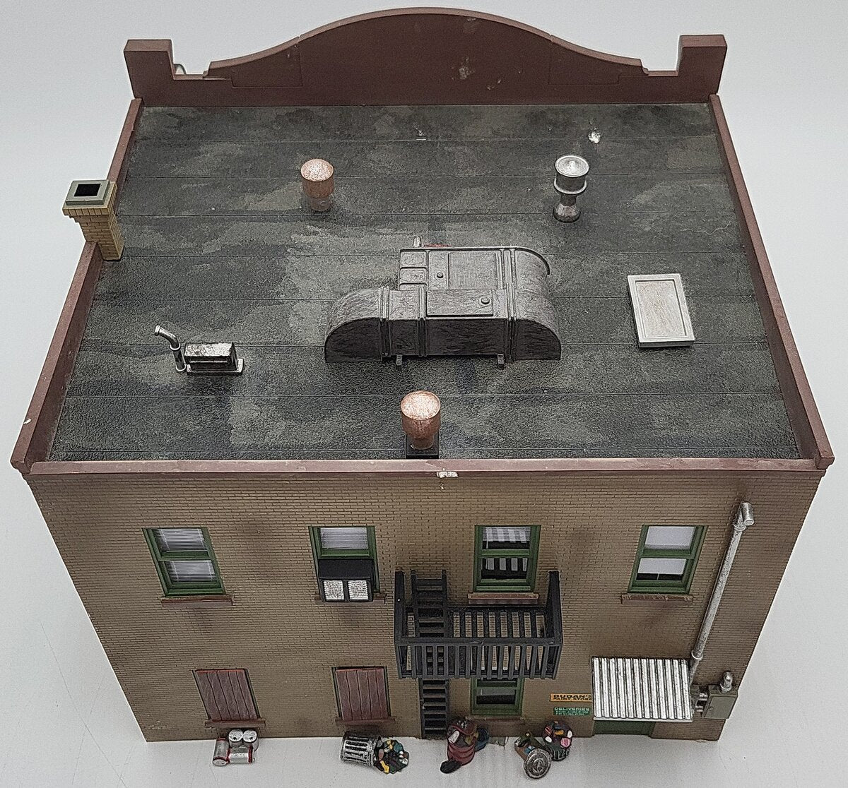 Woodland Scenics BR5853 O Scale Built-&-Ready Dugan's Paint Store Building EX