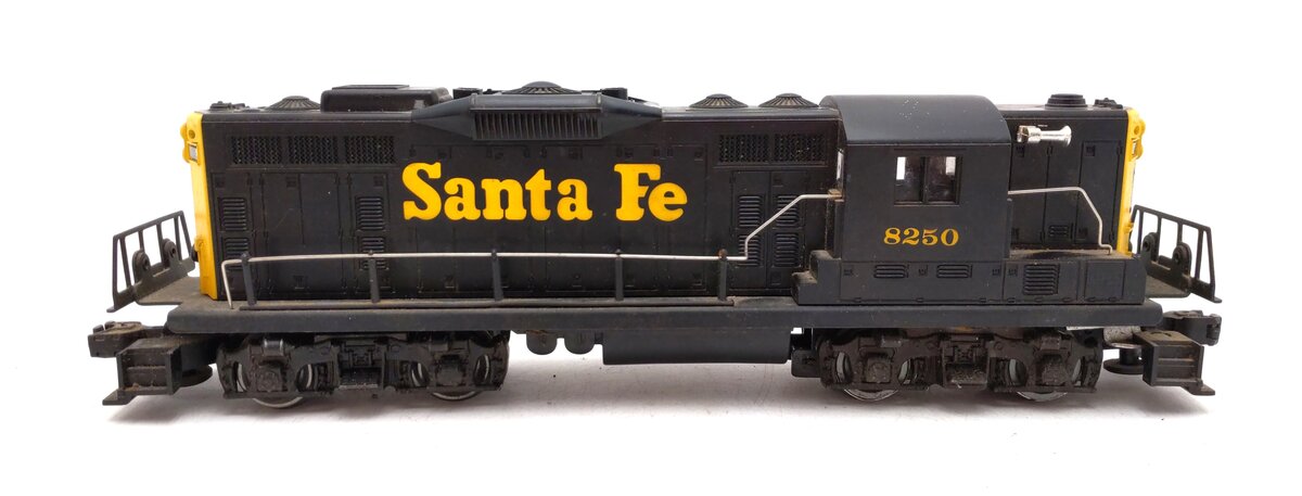 Lionel 6-8255 O Gauge Santa Fe GP-9 Dummy Diesel Locomotive VG/Box
