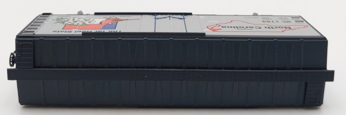 Micro-Trains 02100350 N Scale North Carolina 40' Standard Plug Door Boxcar#1789 LN