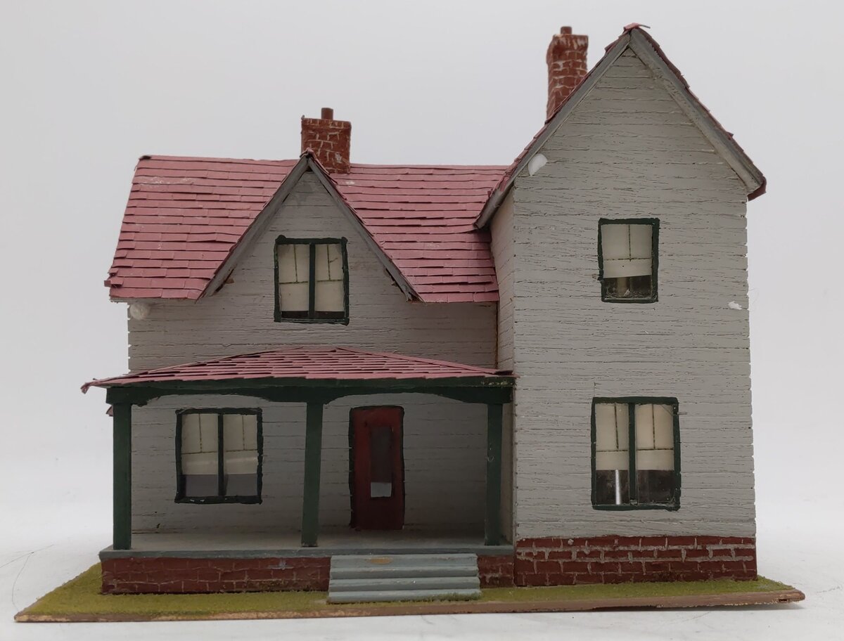 O Gauge Custom Wooden Farm House