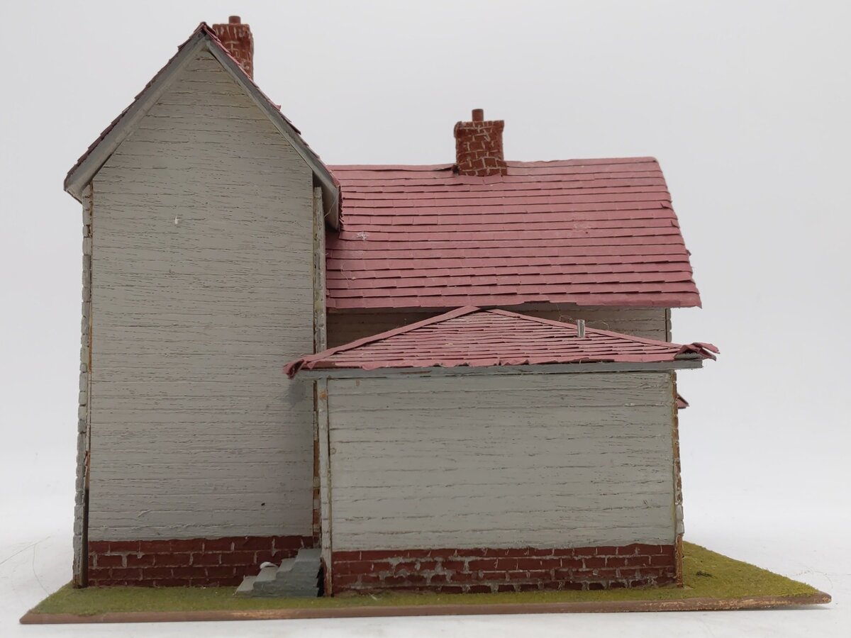 O Gauge Custom Wooden Farm House