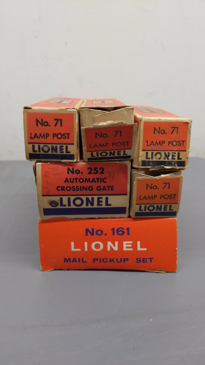 Lionel Vintage O Scale Accessories 395, 394, 252, 71, 71, 71, 71, 161, 356 [9] VG/Box