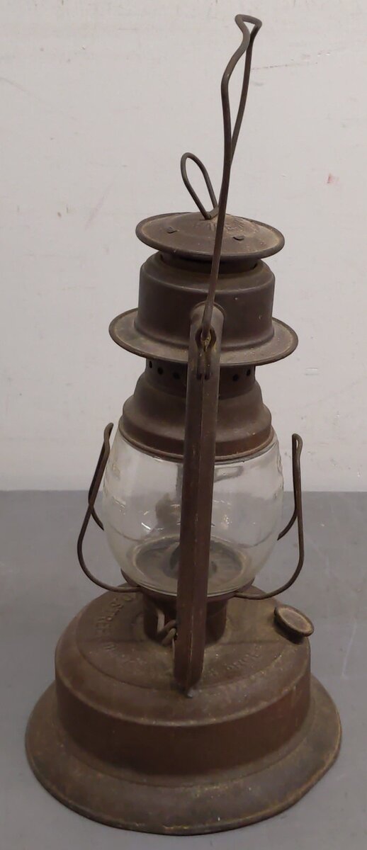 Dietz Vintage Little Wizard Lamp Lantern "LOC-NOB" Globe NY USA VG