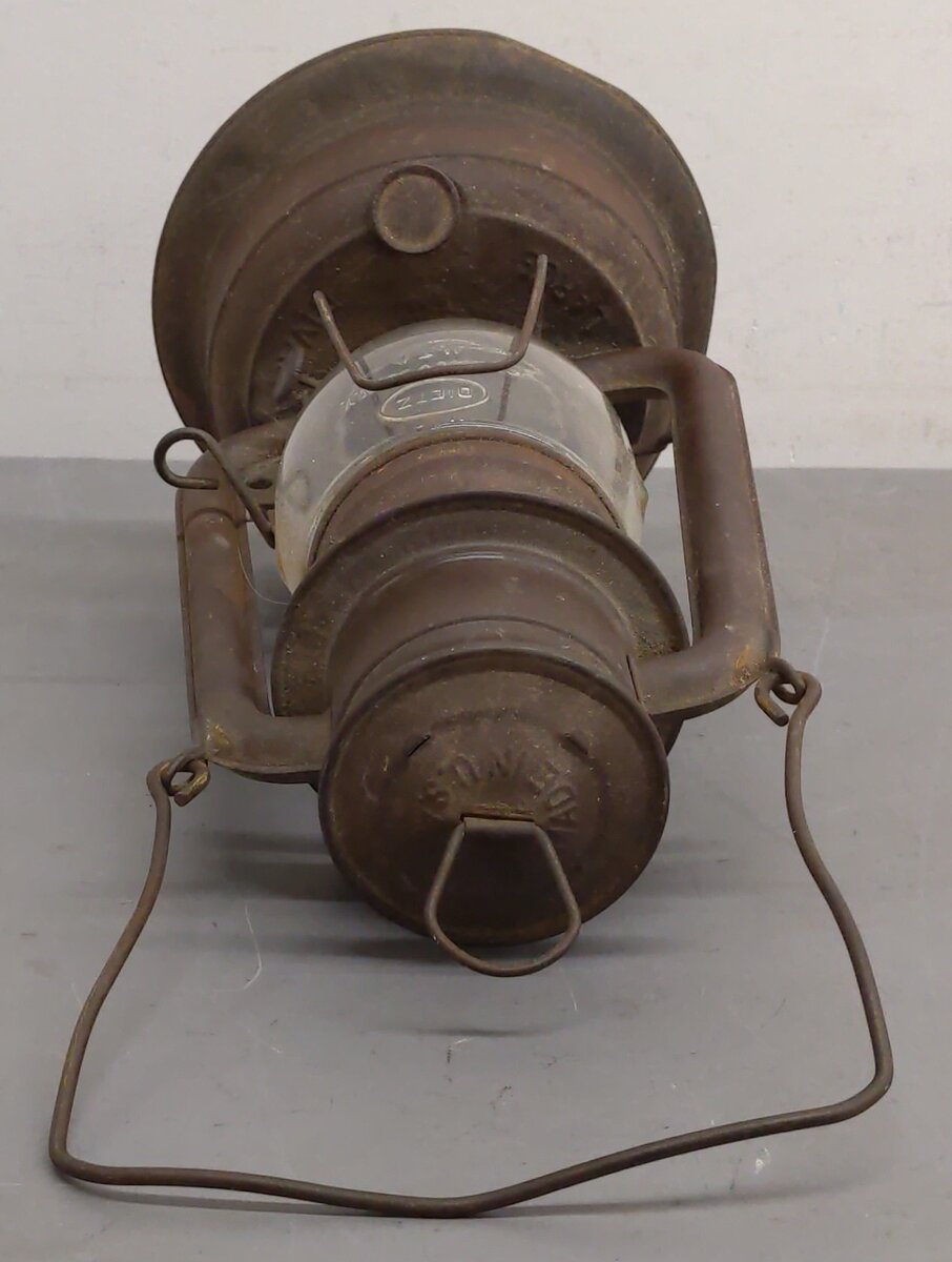 Dietz Vintage Little Wizard Lamp Lantern 
