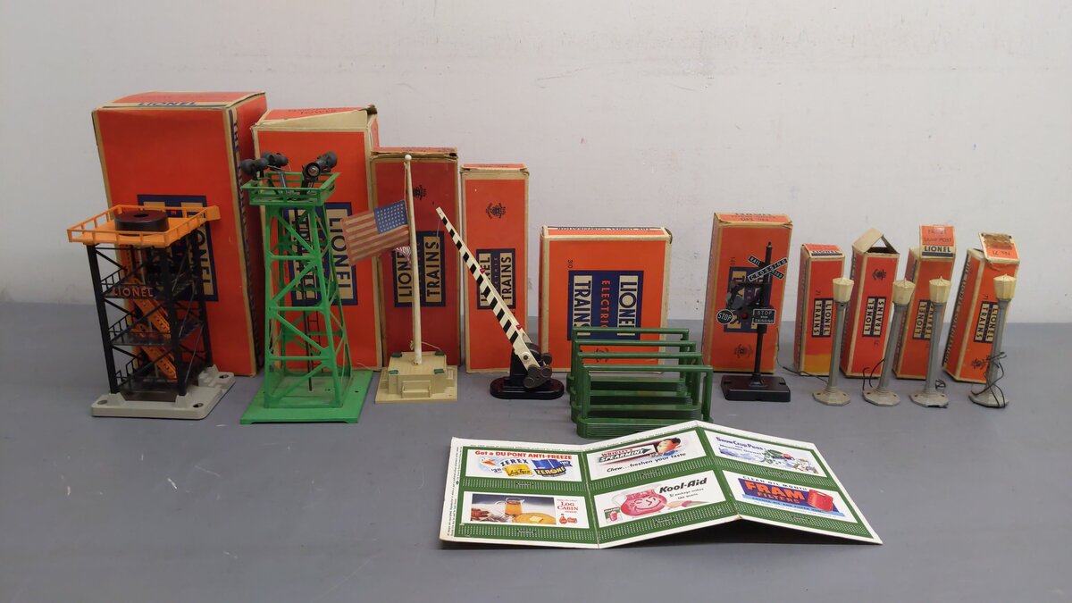 Lionel Vintage O Scale Accessories 71,71,71,71,140,310,252,89,395,197 [10] VG/Box