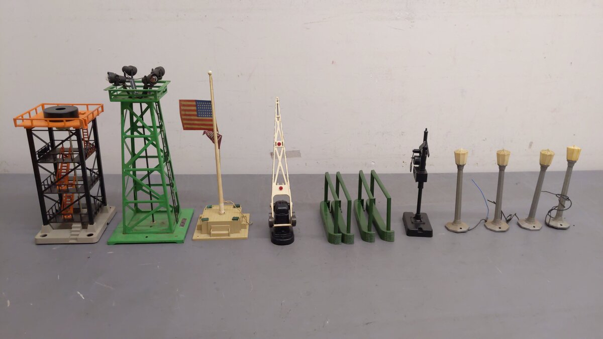 Lionel Vintage O Scale Accessories 71,71,71,71,140,310,252,89,395,197 [10] VG/Box