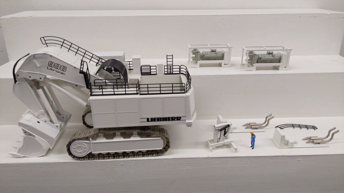 Conrad 2811 1:50 Scale Diecast Liebherr Hydraulic Excavator R996 Litronic VG/Box