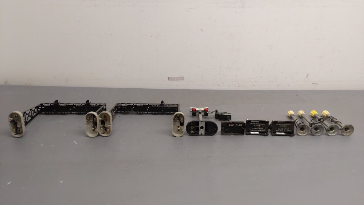 Lionel Vintage O Scale Accessories 71,71,71,71,260,260,450,450,154,140 [10] VG/Box