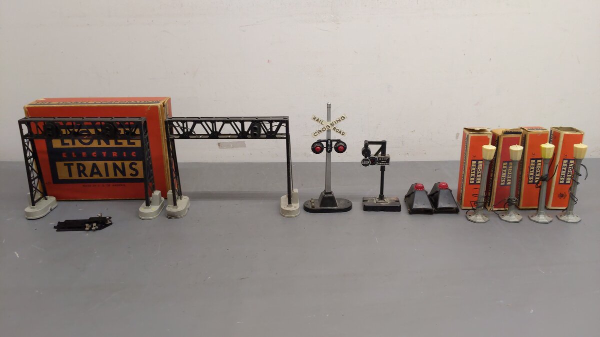 Lionel Vintage O Scale Accessories 71,71,71,71,260,260,450,450,154,140 [10] VG/Box