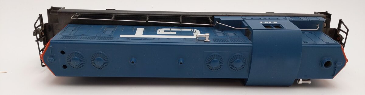 Lionel 6-8353 O Gauge Grand Trunk GP7 Diesel Locomotive VG/Box
