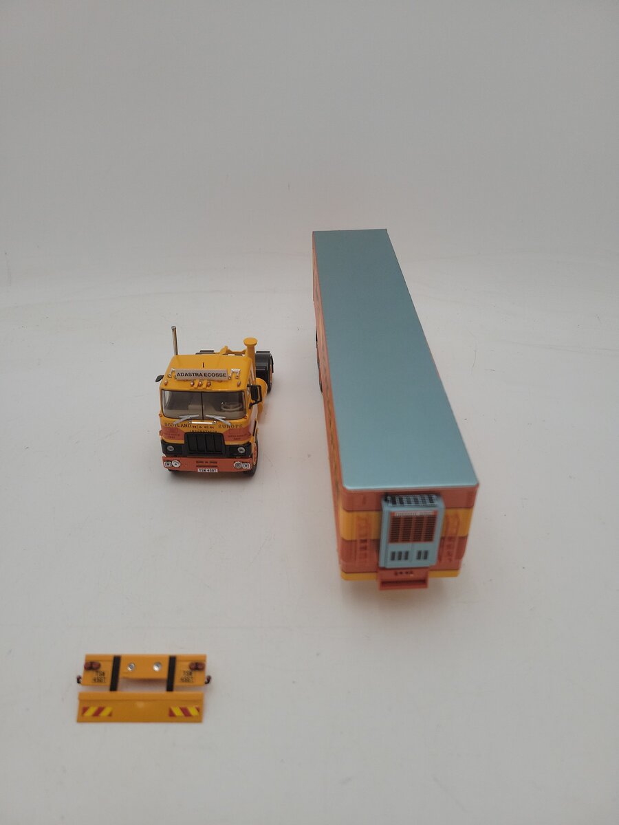 Tekno 76818 1:50 Scale R. Simey Adastra Refrigeration Mack Trailer Series #105 EX/Box