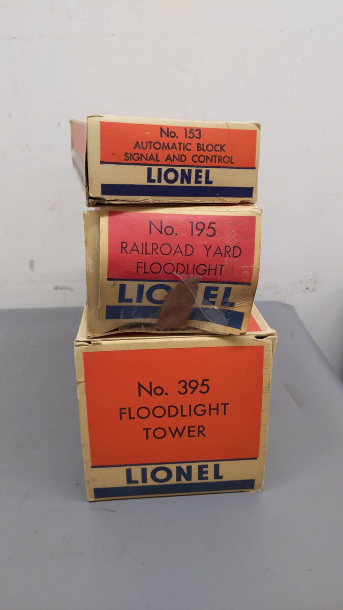 Lionel Vintage O Gauge Accessories 140, 71, 71, 71, 71, 153, 195, 395 [8] VG/Box