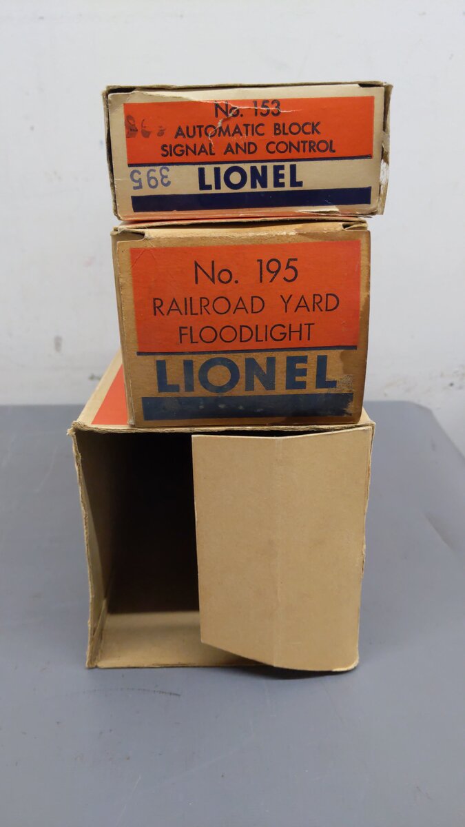 Lionel Vintage O Gauge Accessories 140, 71, 71, 71, 71, 153, 195, 395 [8] VG/Box