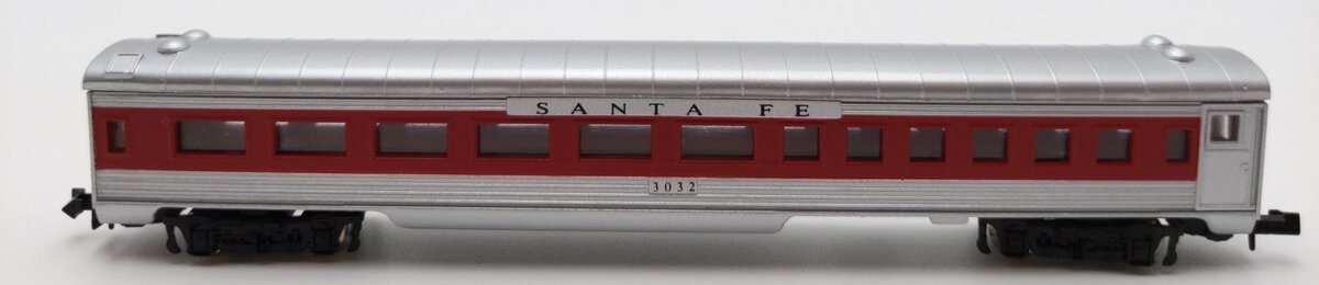 Model Power N Scale 3032 Santa Fe 75' Streamline Coach Passenger Car LN/Box