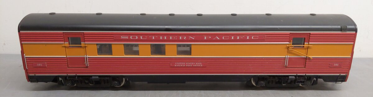 USA Trains R310901 G Southern Pacific Aluminum Passenger Car