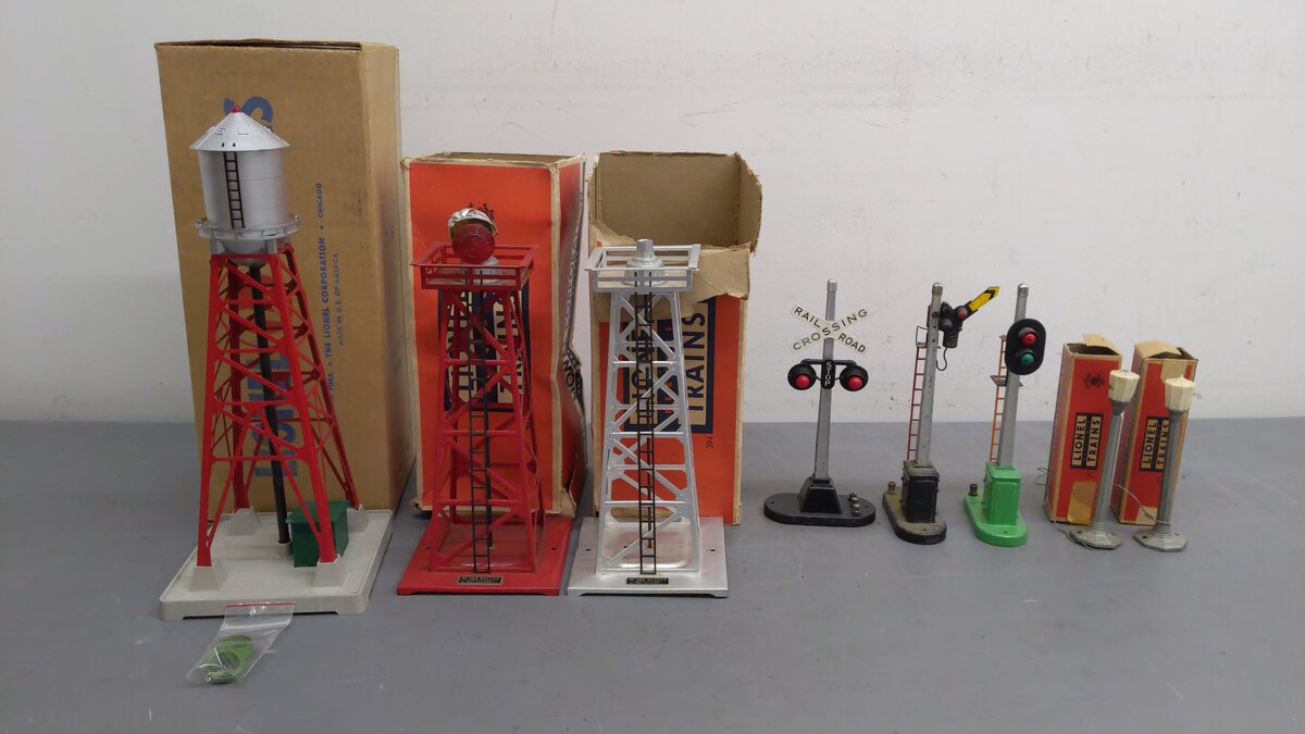 Lionel Vintage O Scale Accessories 71,71,394,394,154,143,151,193 [8] VG/Box