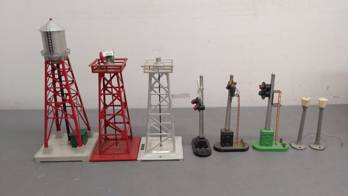 Lionel Vintage O Scale Accessories 71,71,394,394,154,143,151,193 [8] VG/Box
