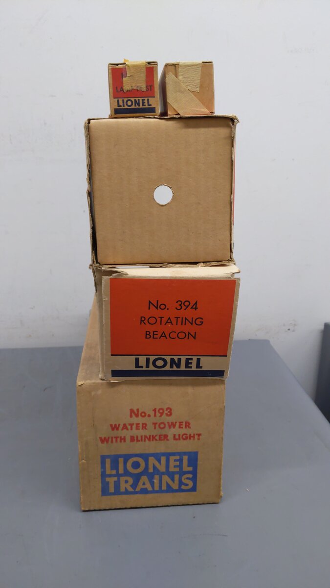 Lionel Vintage O Scale Accessories 71,71,394,394,154,143,151,193 [8] VG/Box