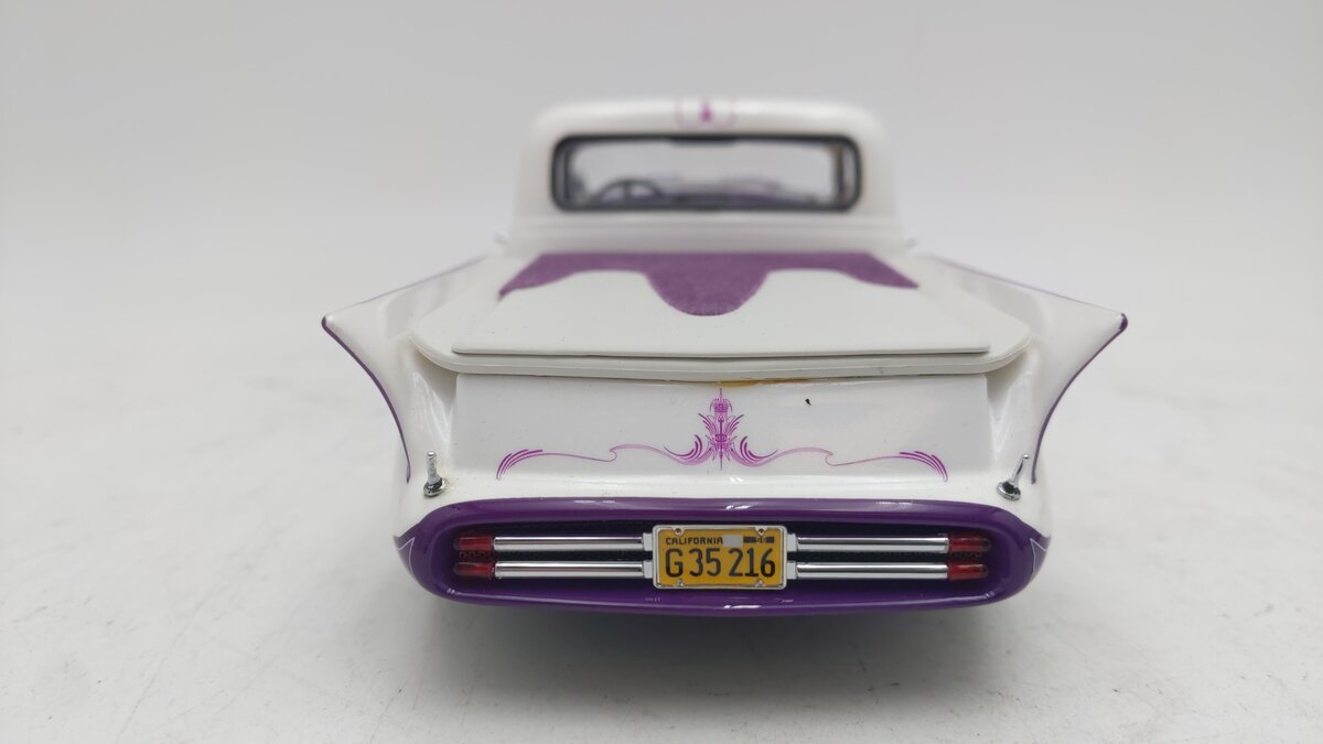 Danbury Mint 1:24 Scale Chevrolet 1/2 Ton "Dream Truck" Pickup Truck EX/Box