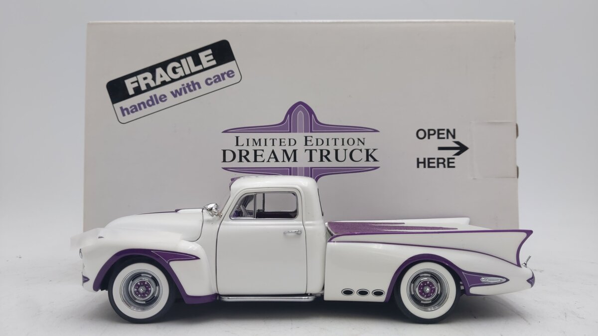 Danbury Mint 1:24 Scale Chevrolet 1/2 Ton 