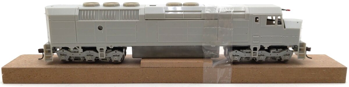Athearn G67608 HO Undecorated FP45 Santa Fe Early Ver. Diesel Locomotive w/Sound NIB