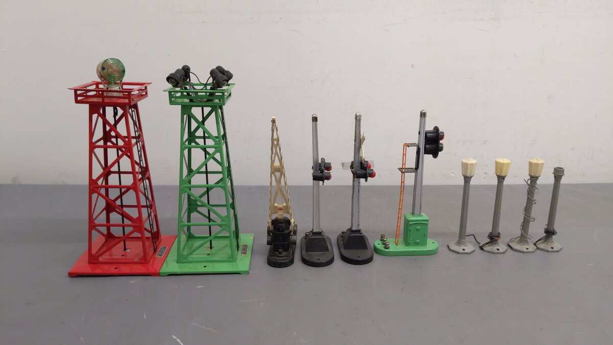 Lionel Vintage O Scale Accessories 71,71,71,71,154,154,252,153,494,395 [10] VG/Box
