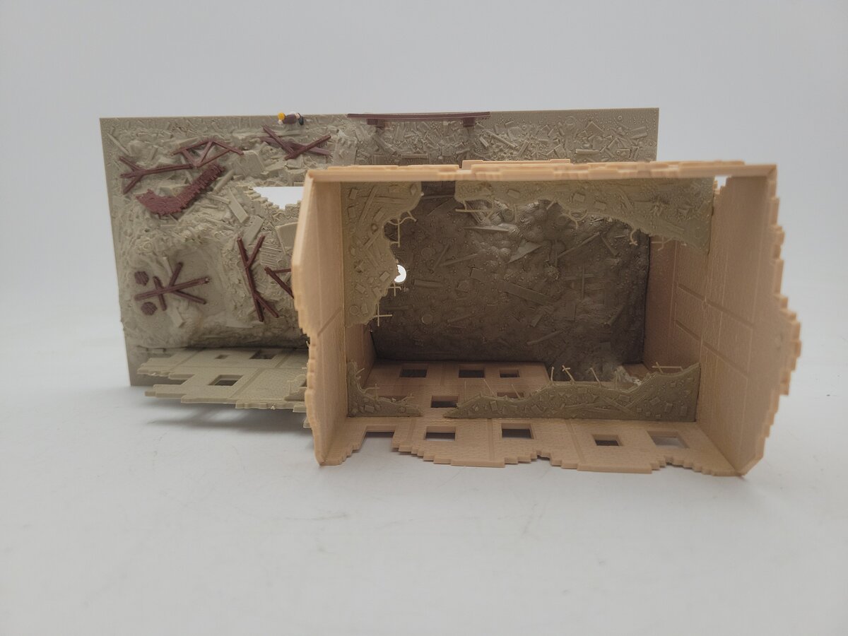 Model Power 579 HO Scale Built-up Urban Renewal Building Lighted W/4 Figures EX/Box