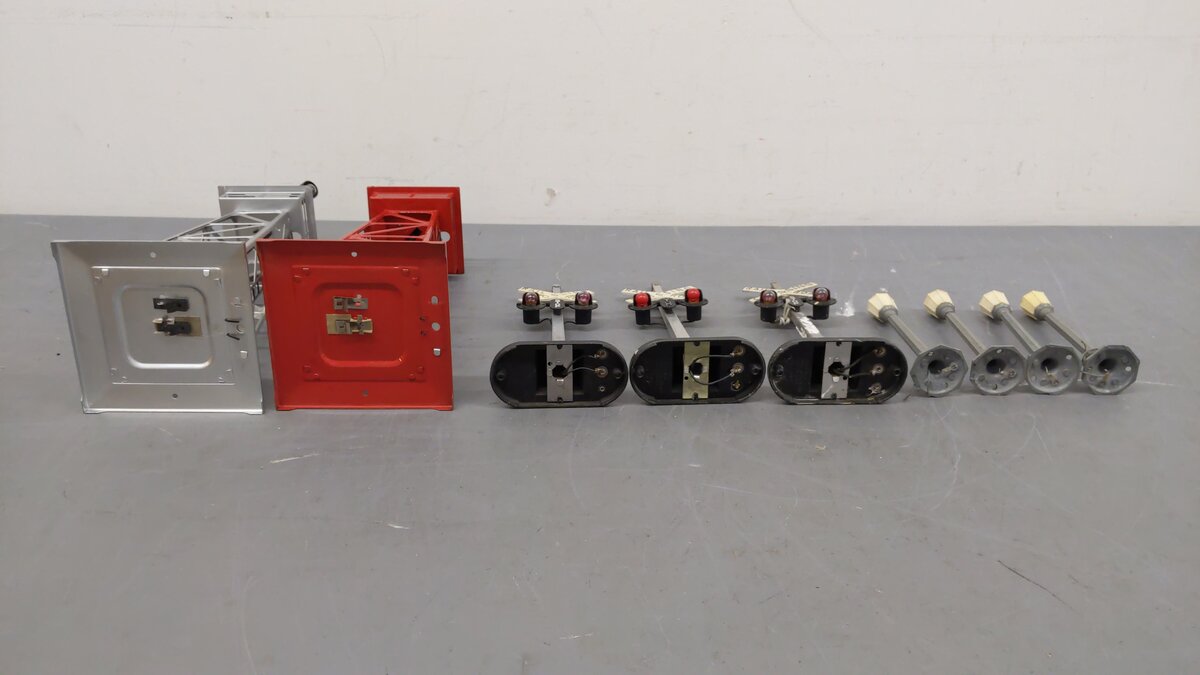 Lionel Vintage O Scale Accessories 394, 395, 154, 154, 154, 71, 71, 71, 71 [9] VG/Box