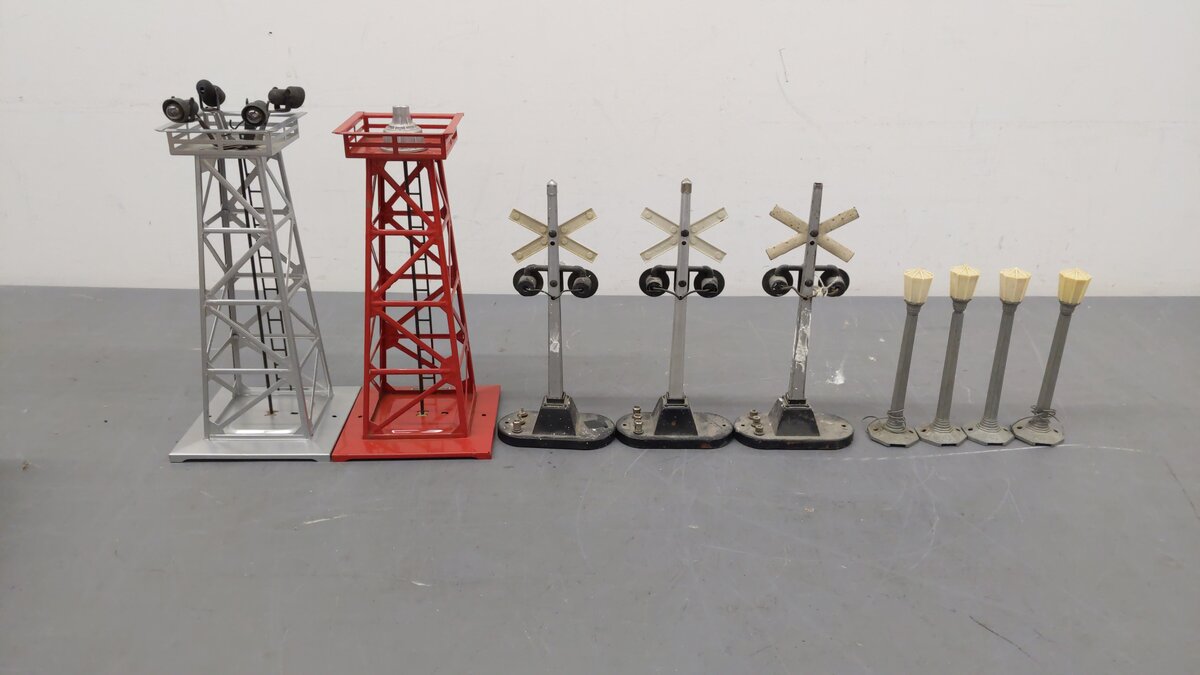 Lionel Vintage O Scale Accessories 394, 395, 154, 154, 154, 71, 71, 71, 71 [9] VG/Box