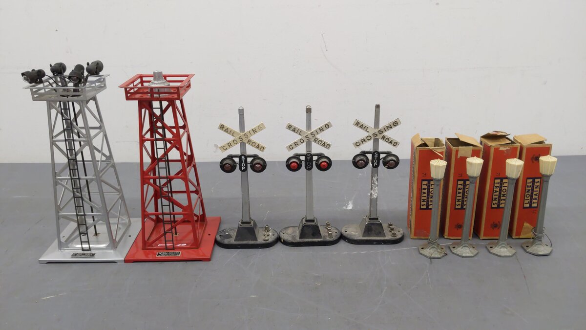 Lionel Vintage O Scale Accessories 394, 395, 154, 154, 154, 71, 71, 71, 71 [9] VG/Box