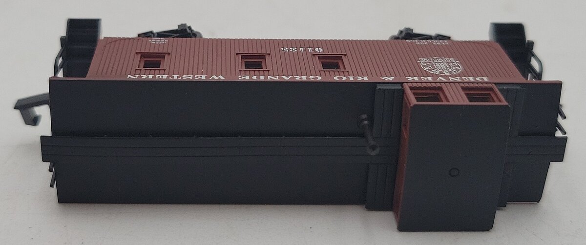 Roundhouse 85806 N Scale Denver & Rio Grande 3-Window Open End Caboose #01125 LN/Box