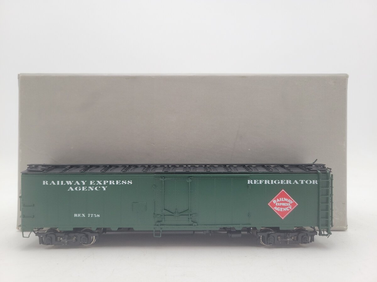 Challenger Imports 2068.1 HO Scale REX 52' Refrigerator Car #7758 EX/Box