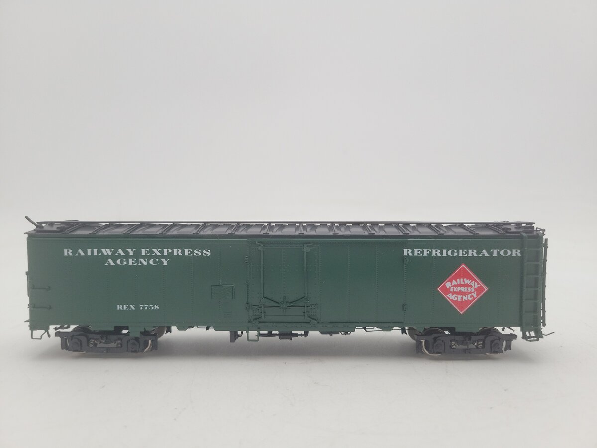 Challenger Imports 2068.1 HO Scale REX 52' Refrigerator Car #7758 EX/Box