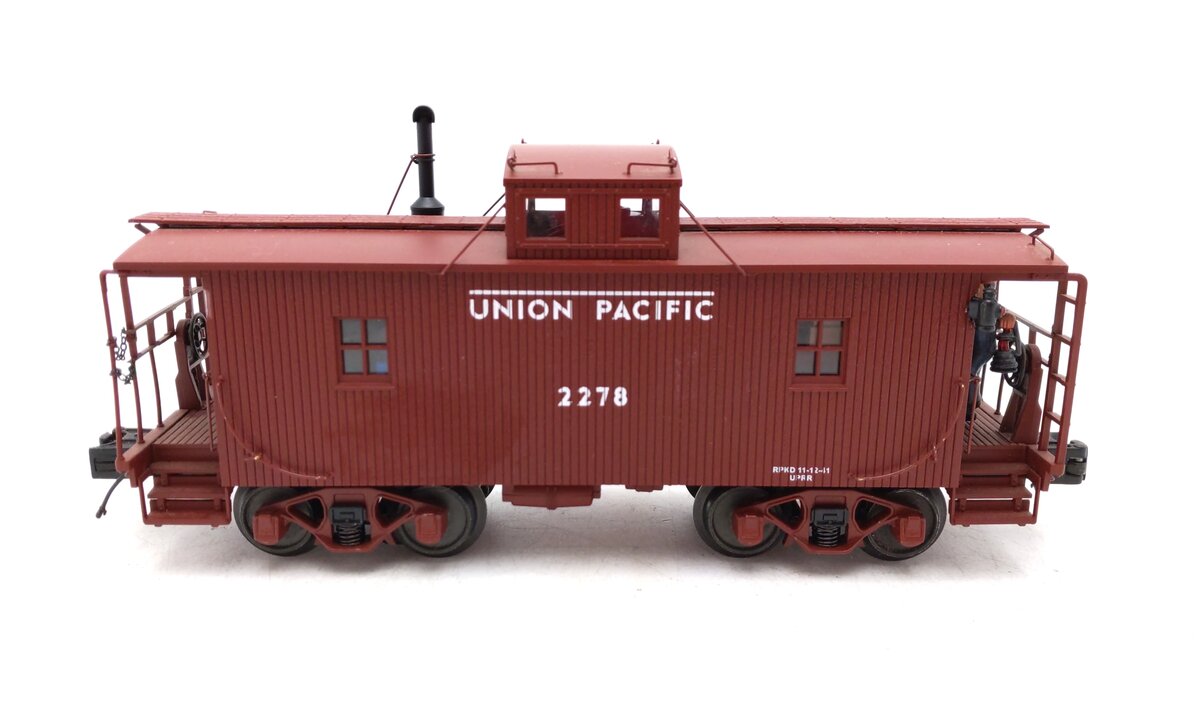 MTH 20-91253 O Union Pacific N-6b Caboose w/Operating Signal Man #2275 EX