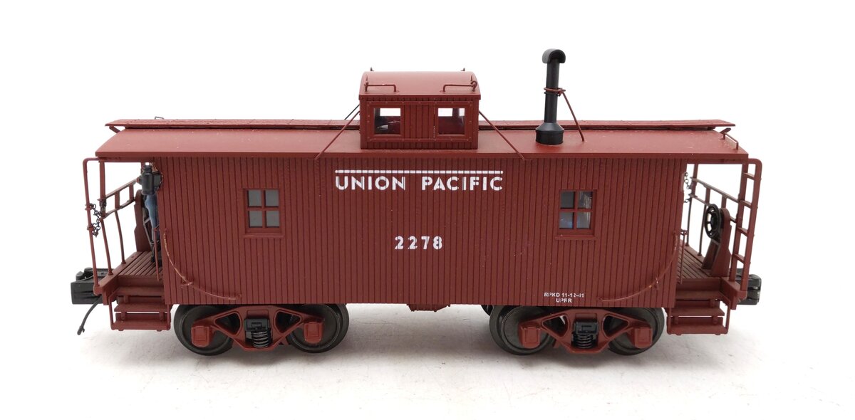 MTH 20-91253 O Union Pacific N-6b Caboose w/Operating Signal Man #2275 EX