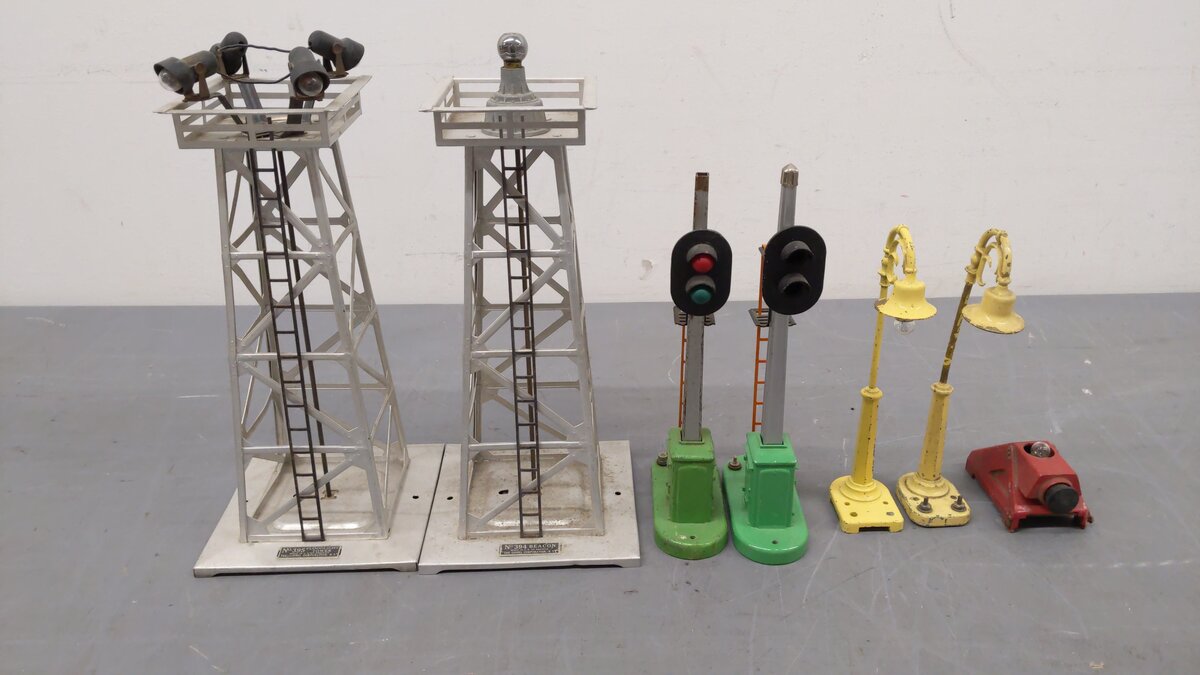 Lionel Vintage O Scale Accessories 153, 153, 260, 394, 395, 58, 58 [7] VG