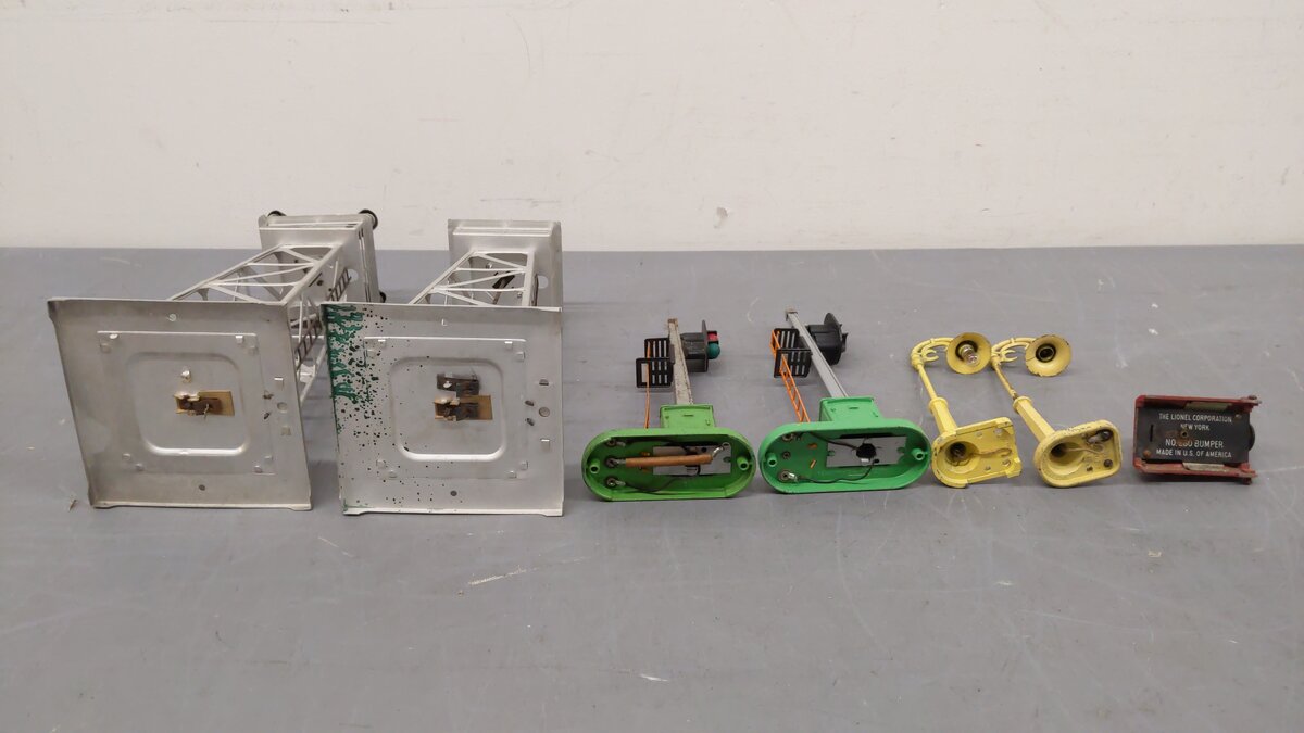 Lionel Vintage O Scale Accessories 153, 153, 260, 394, 395, 58, 58 [7] VG