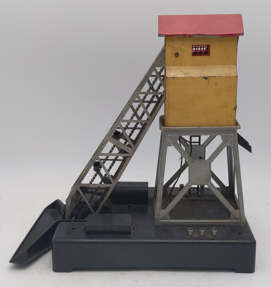 Lionel 97 Vintage O Operating Coal Elevator Loader