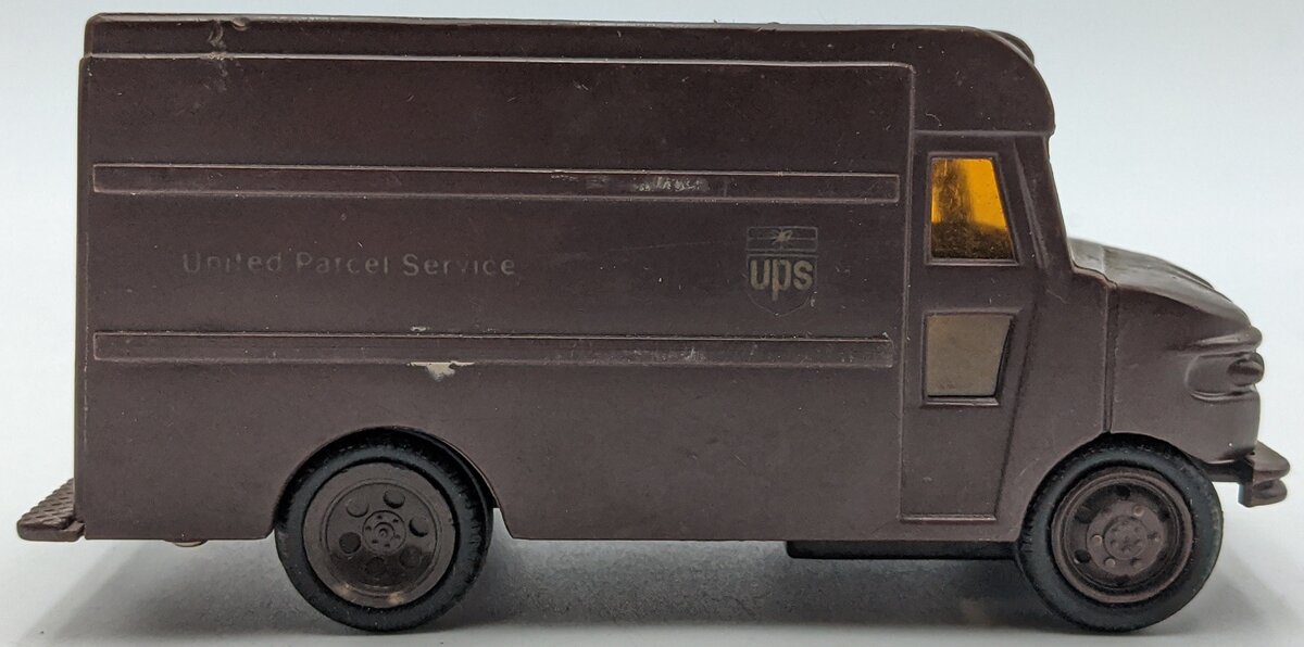 UPS 1:32 Diecast P-600 1977 UPS Package Delivery Truck
