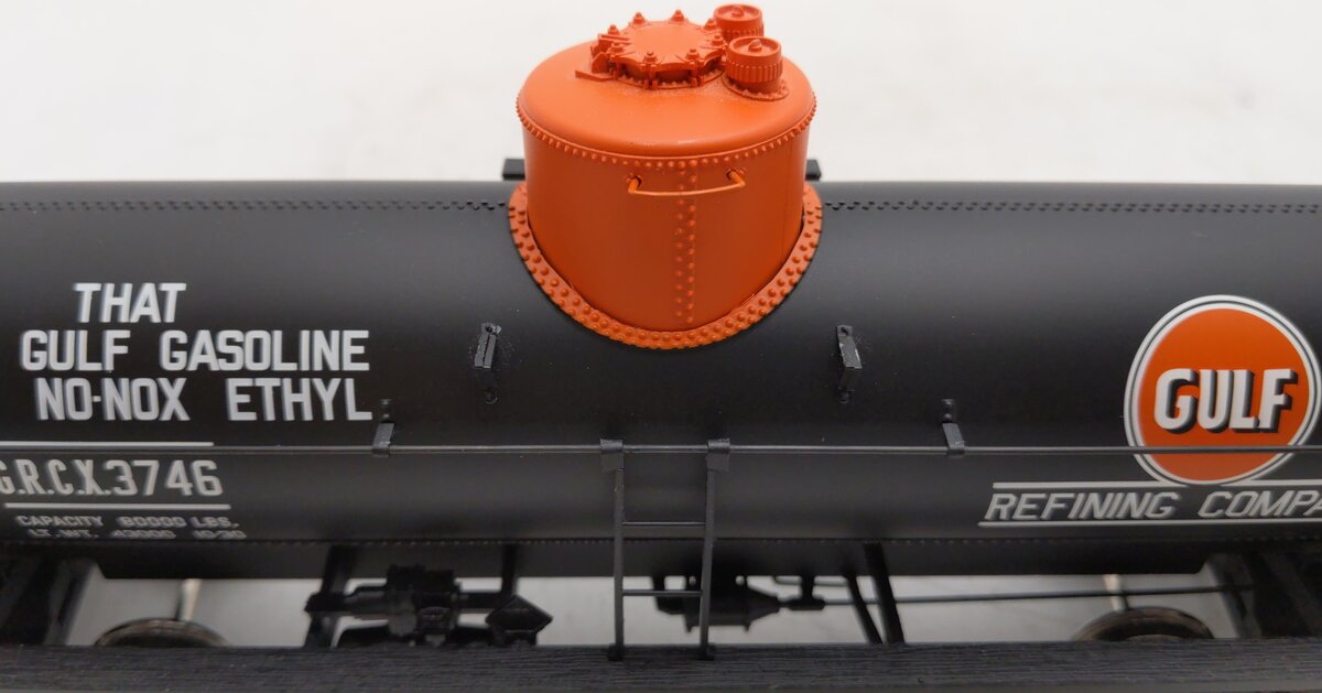 Atlas 3003809-3 O Scale 2-Rail Gulf Refining Company 8K Gallon Tank Car #3746 EX