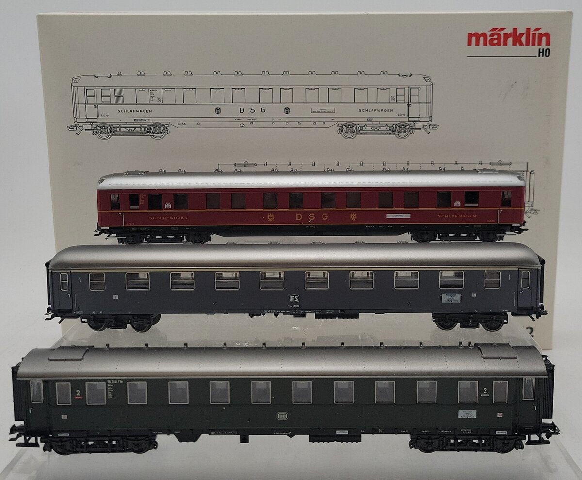 Marklin 42942 HO Scale Riviera Express 3-Car Passenger Set NIB
