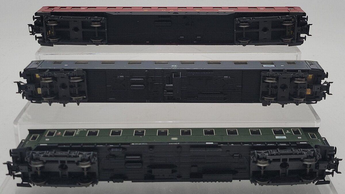Marklin 42942 HO Scale Riviera Express 3-Car Passenger Set NIB
