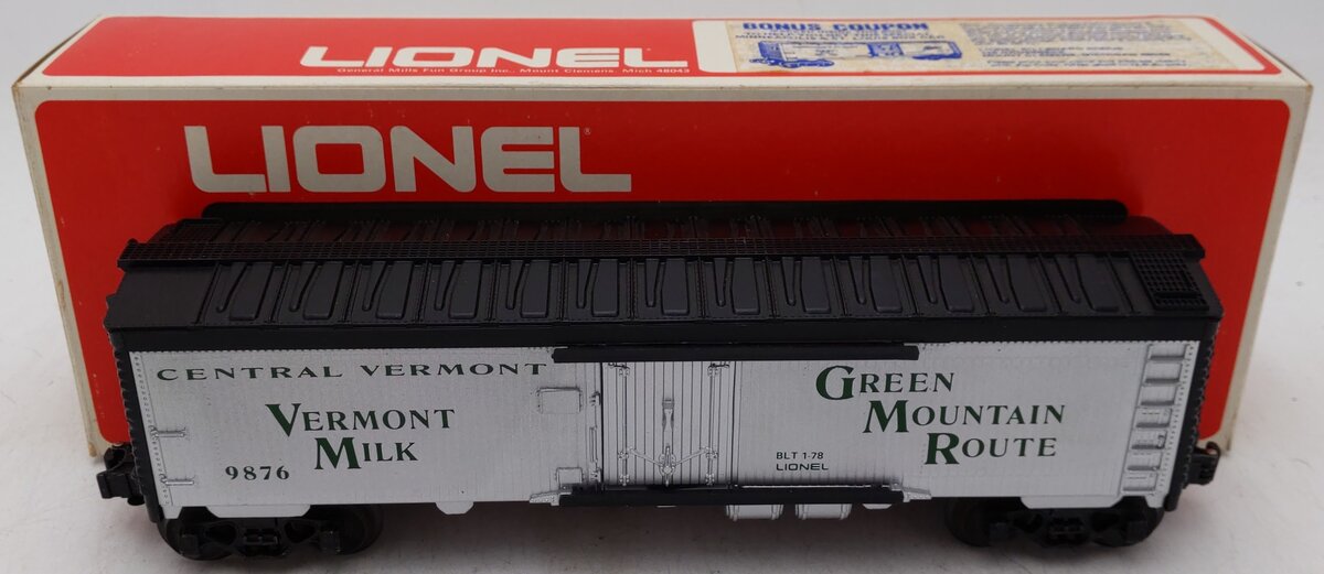 Lionel 6-9876 O Gauge Central Vermont Billboard Refrigerator Car EX/Box